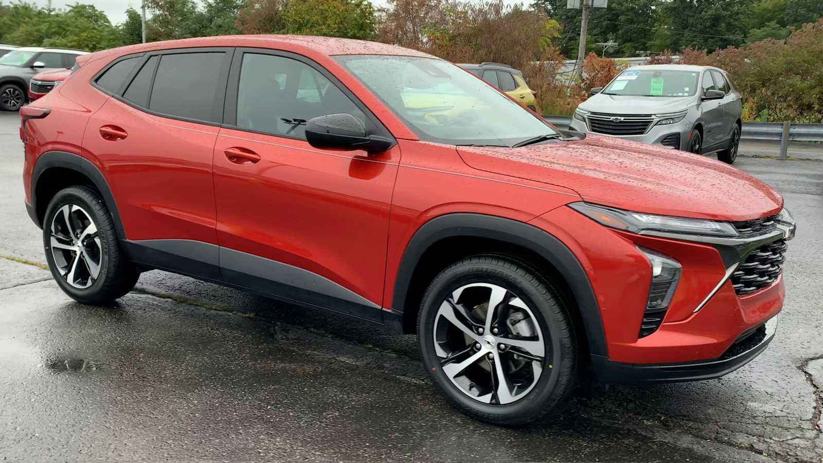 Certified 2024 Chevrolet Trax RS FWD image 2