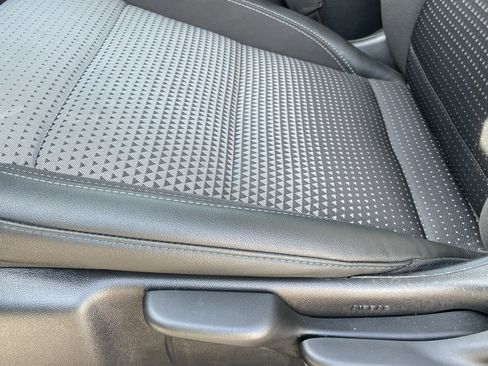 Certified 2025 Chevrolet Trax LT image 22