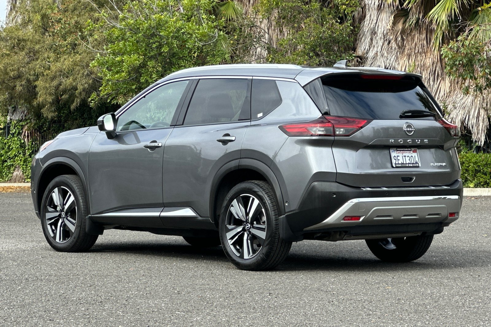 Used 2023 Nissan Rogue Platinum w/ Platinum Premium Package FWD image 5