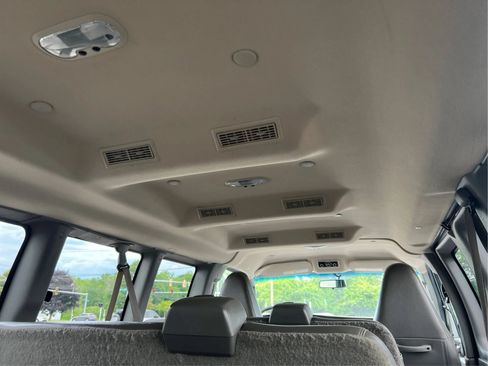 Used 2022 Chevrolet Express 3500 LS RWD image 40