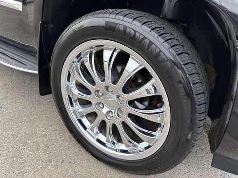 Used 2011 Cadillac Escalade AWD w/ Touring Package image 13