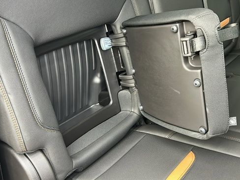 Used 2024 GMC Sierra 1500 AT4 w/ Technology Package image 43