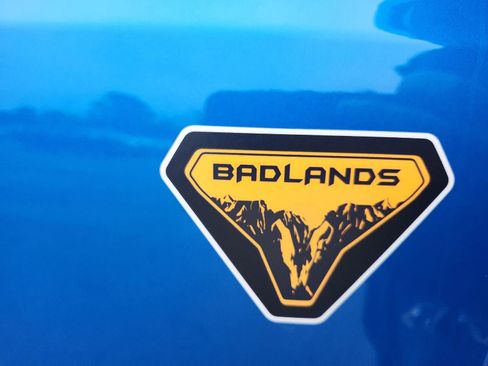 Used 2023 Ford Bronco Badlands image 3