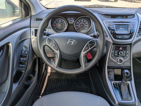 Used 2016 Hyundai Elantra SE w/ Option Group 02 image 15
