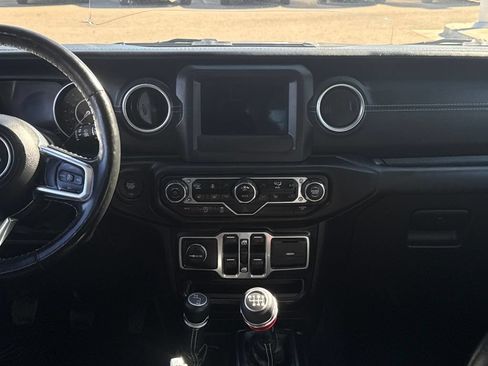 Used 2021 Jeep Wrangler Unlimited Sahara w/ Cold Weather Group AWD/4WD image 17
