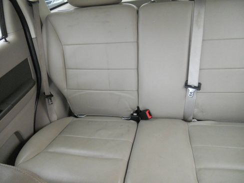 Used 2011 Ford Escape XLT w/ 203A Rapid Spec Order Code FWD image 24
