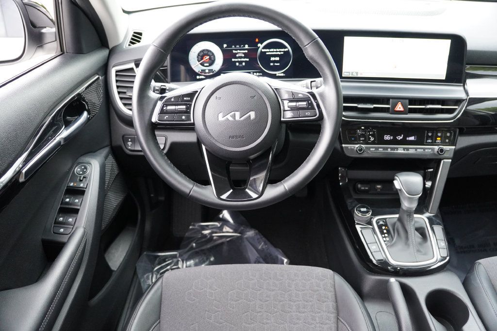 Certified 2024 Kia Seltos S FWD image 19