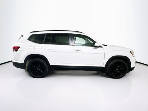 Used 2024 Volkswagen Atlas SE w/ Black Wheel Package FWD image 10