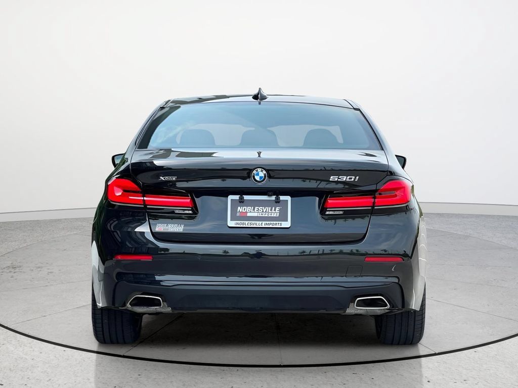 Used 2022 BMW 530i xDrive w/ Convenience Package AWD/4WD image 5