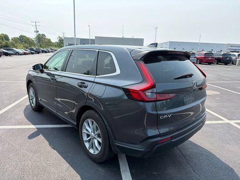 Used 2025 Honda CR-V EX image 4
