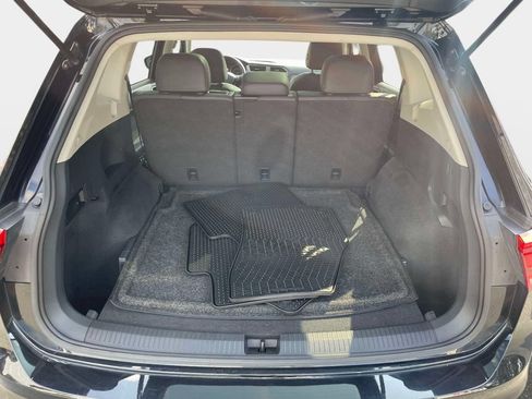 Used 2019 Volkswagen Tiguan SE w/ Panoramic Sunroof Package AWD/4WD image 14