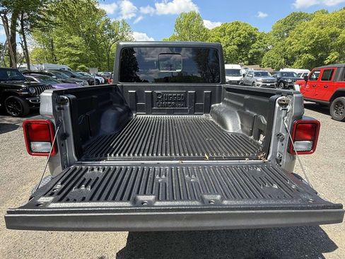 Used 2020 Jeep Gladiator Sport w/ Quick Order Package 24S AWD/4WD image 7