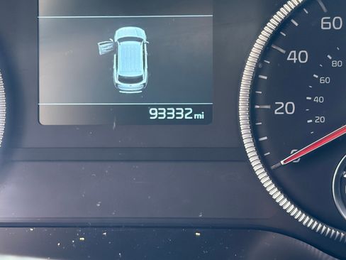 Used 2021 Kia Telluride LX image 12