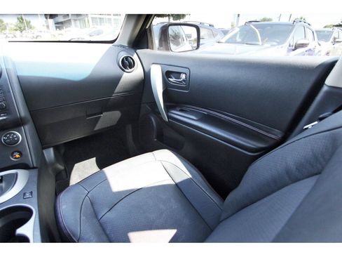 Used 2013 Nissan Rogue SL FWD image 10