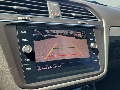 Used 2021 Volkswagen Tiguan SE R-Line FWD image 21