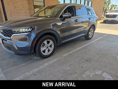 Used 2022 Kia Sorento LX FWD image 1