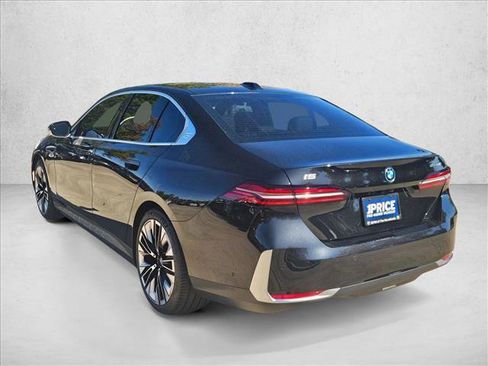 Certified 2025 BMW i5 eDrive40i w/ Premium Package image 7