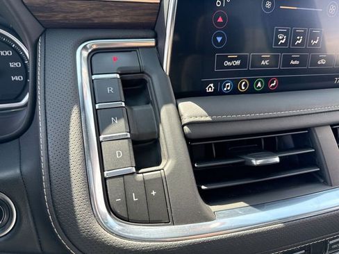 Used 2021 Chevrolet Tahoe Premier AWD/4WD image 20