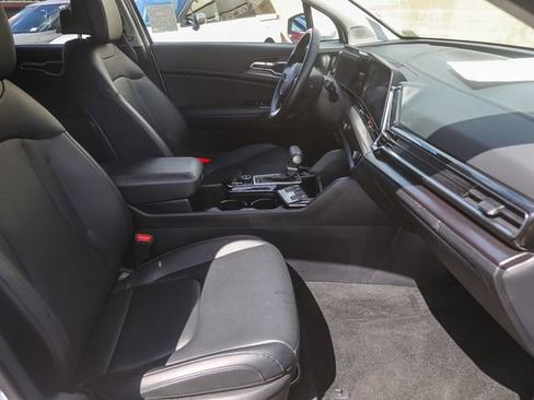 Certified 2025 Kia Sportage EX FWD image 17