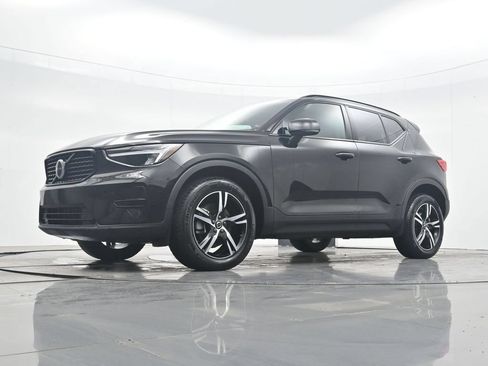 Used 2024 Volvo XC40 B5 Core AWD/4WD image 29