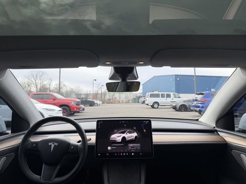 Used 2022 Tesla Model Y Performance image 37