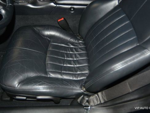 Used 2001 Chevrolet Corvette Coupe image 15