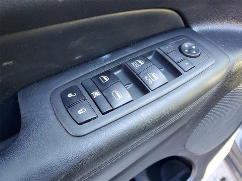 Used 2021 Jeep Grand Cherokee Laredo X image 22