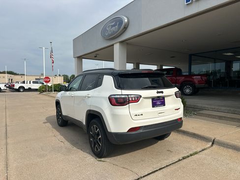 Used 2020 Jeep Compass Trailhawk AWD/4WD image 4