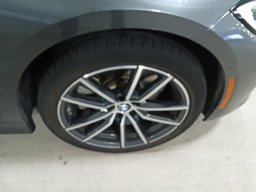 Used 2020 BMW 330i xDrive Sedan w/ Executive Package AWD/4WD image 14