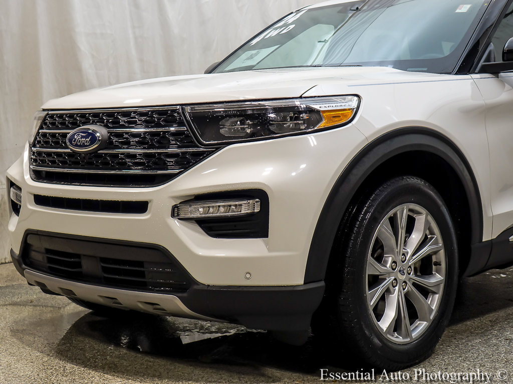 Certified 2024 Ford Explorer XLT w/ Equipment Group 202A AWD/4WD image 3