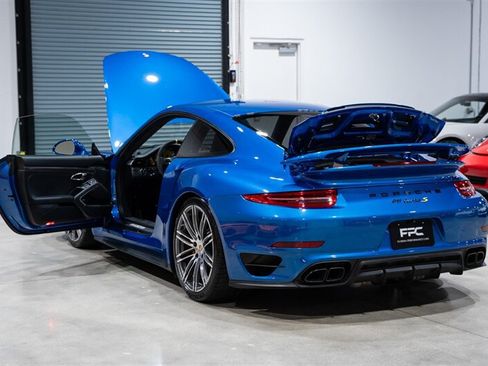 Used 2014 Porsche 911 Turbo S w/ Light Design Package AWD/4WD image 34