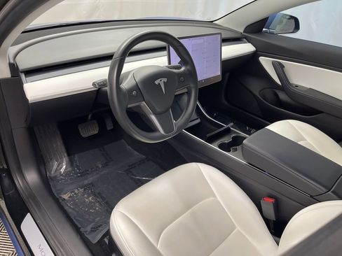 Used 2018 Tesla Model 3 Long Range image 17