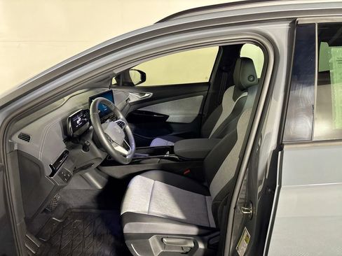 Certified 2024 Volkswagen ID.4 Standard image 12