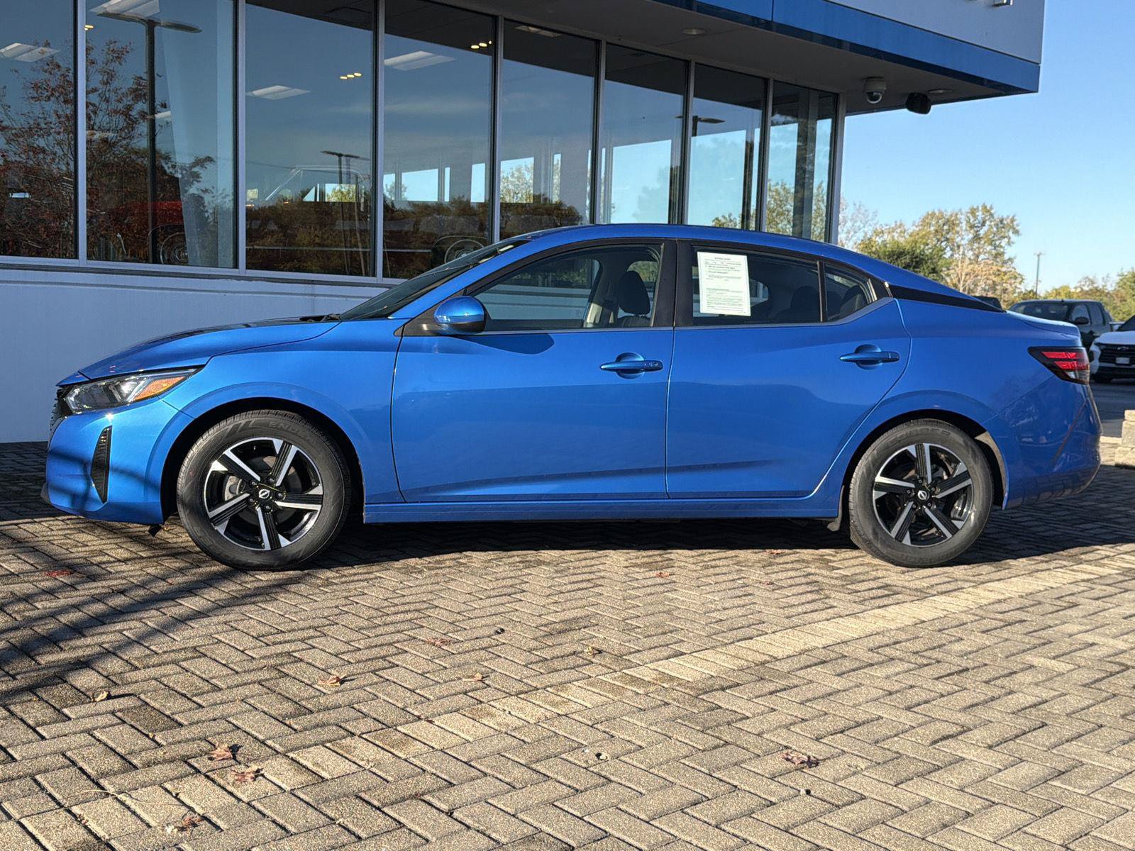Used 2024 Nissan Sentra SV FWD image 2