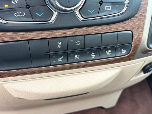 Used 2017 RAM 1500 Laramie image 29