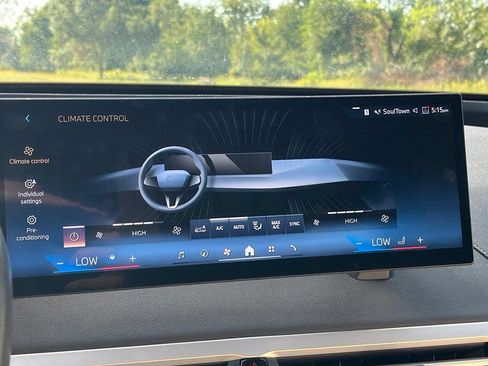 Certified 2024 BMW iX xDrive50 w/ Premium Package AWD/4WD image 40