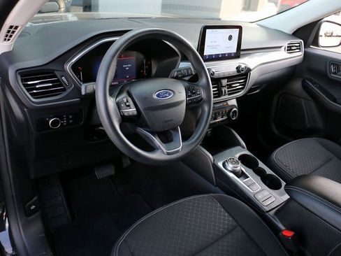 Certified 2025 Ford Escape Active image 17