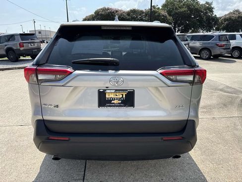Used 2024 Toyota RAV4 XLE FWD image 6