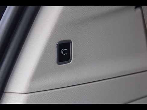 Used 2022 Chrysler Pacifica Touring-L FWD image 11