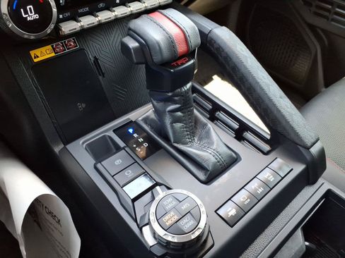 Certified 2025 Toyota Tacoma TRD Pro AWD/4WD image 19
