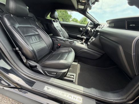 Used 2019 Ford Mustang GT Premium w/ Equipment Group 401A RWD image 24