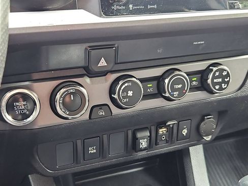 Used 2019 Toyota Tacoma TRD Off-Road AWD/4WD image 25