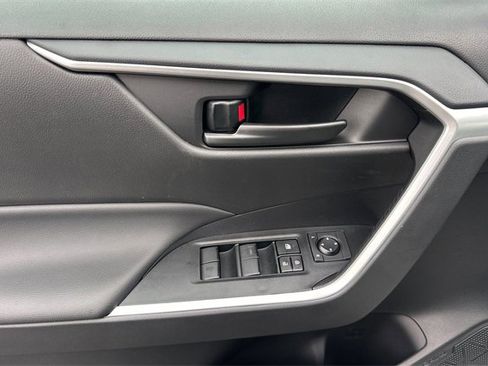 Used 2025 Toyota RAV4 LE image 9