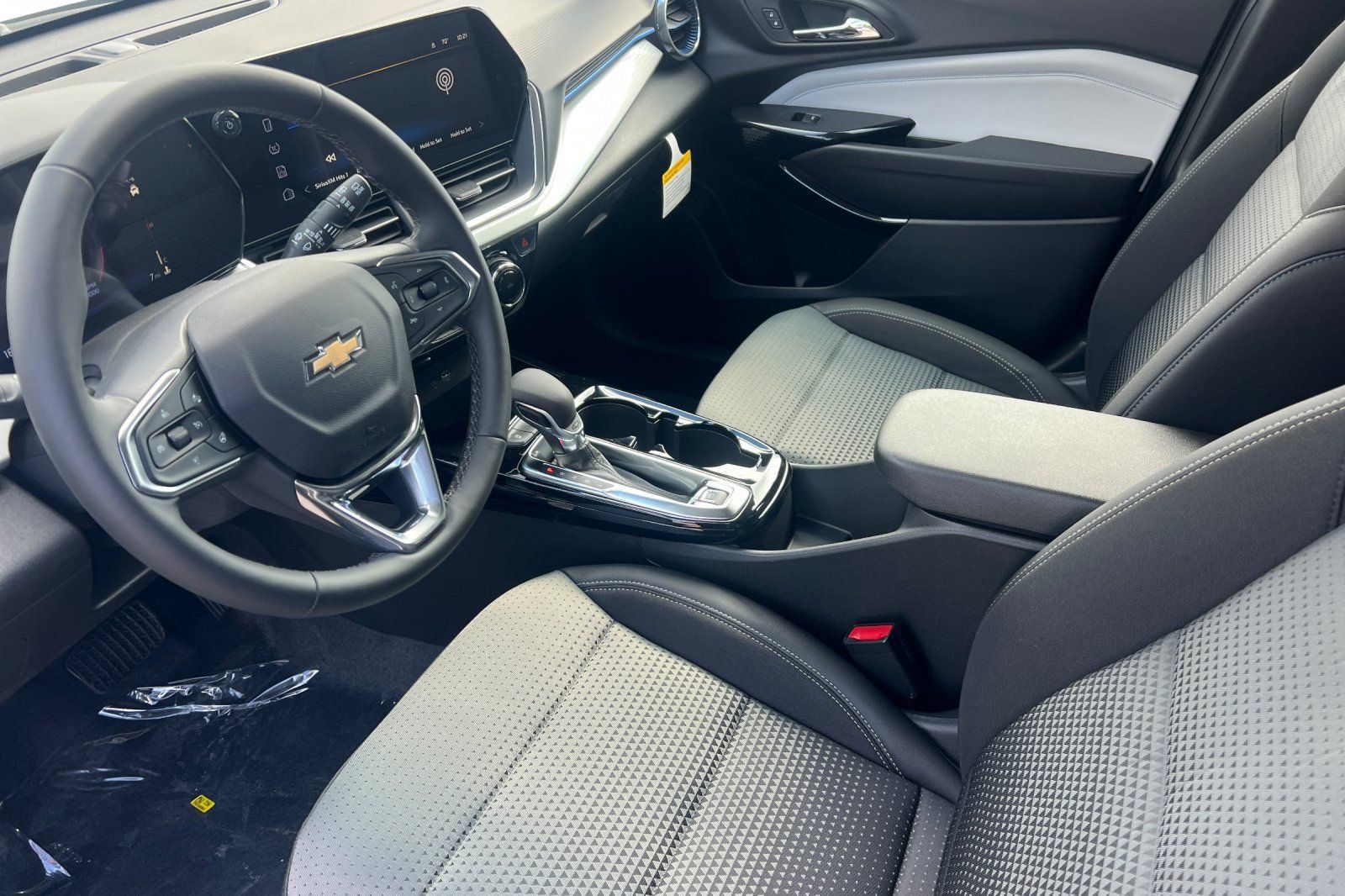 New 2026 Chevrolet Trax LT w/ LT Convenience Package FWD image 7