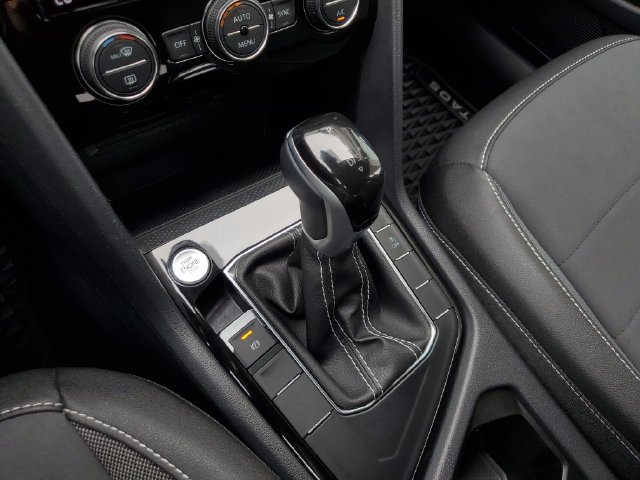 Certified 2024 Volkswagen Taos SE FWD image 28