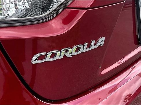 Used 2022 Toyota Corolla LE FWD image 26