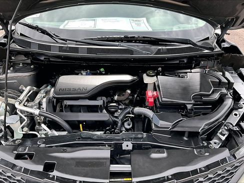 Used 2017 Nissan Rogue Sport SV FWD image 9