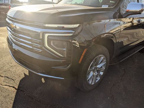 New 2025 Chevrolet Suburban Premier w/ Sun And Tow Package image 10