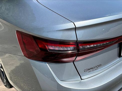 Used 2025 Volkswagen Jetta SE FWD image 24