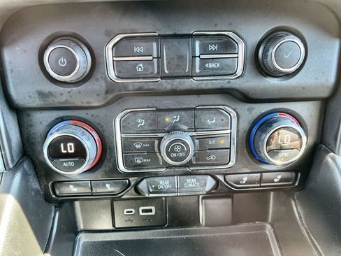 Used 2021 Chevrolet Tahoe LT AWD/4WD image 17